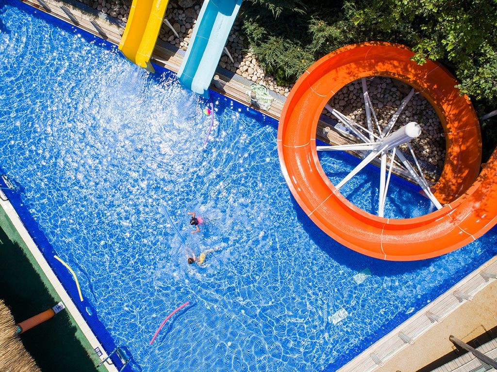 water-park-outdoor-childrens-pool