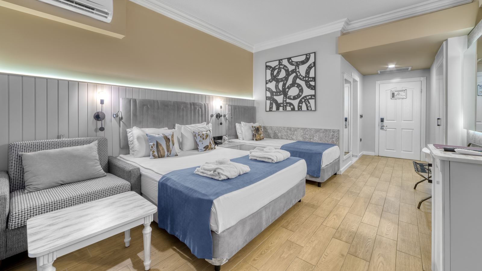 rooms-superior-room-land-view