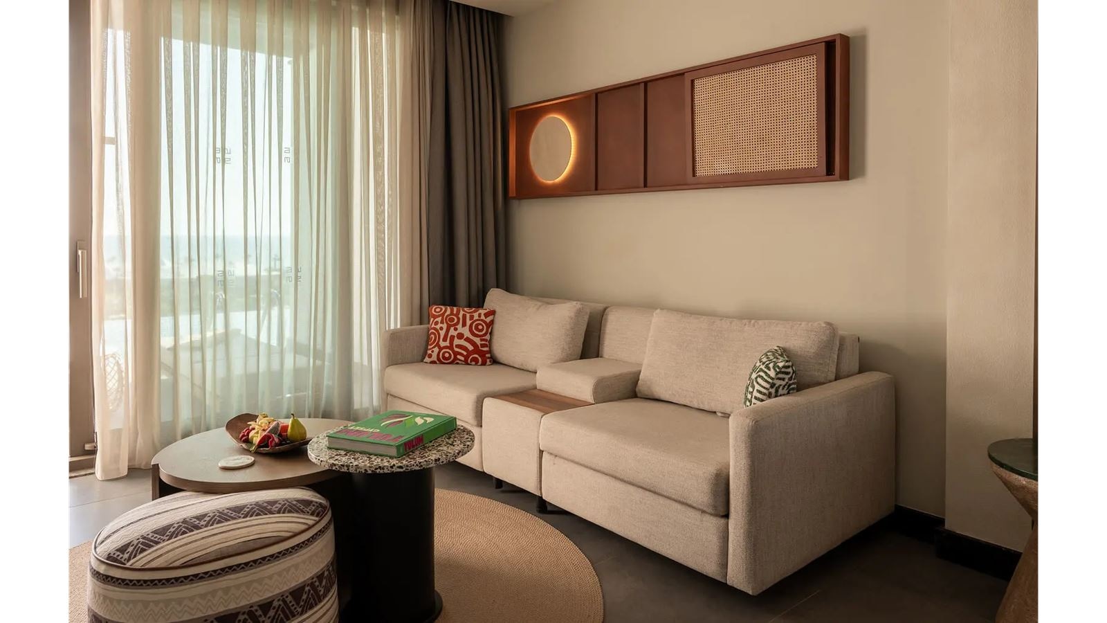 rooms-deluxe-swim-up-forest-view