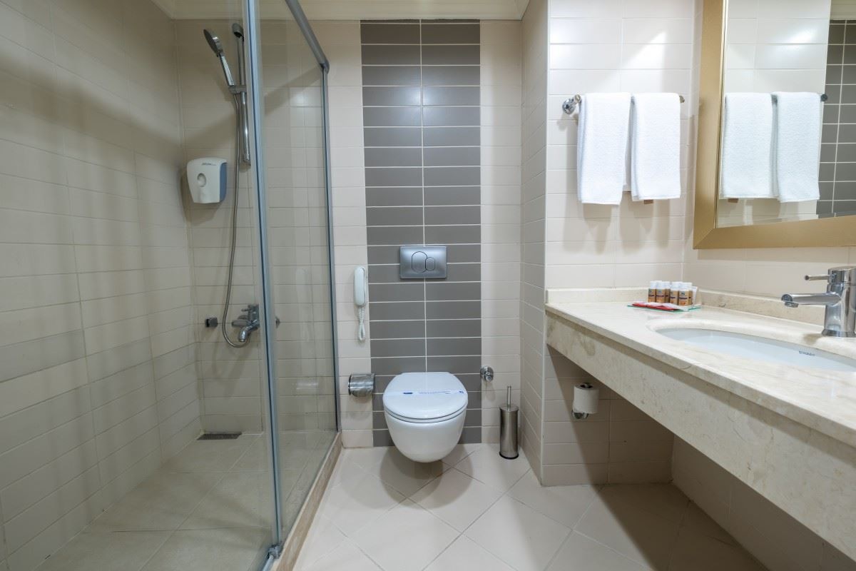 rooms-coral-room