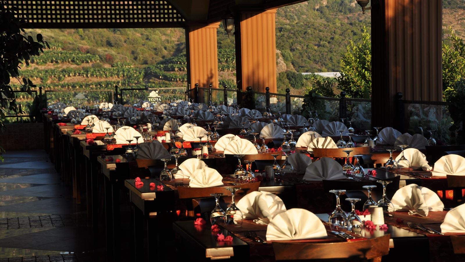 restaurants-main-restaurant