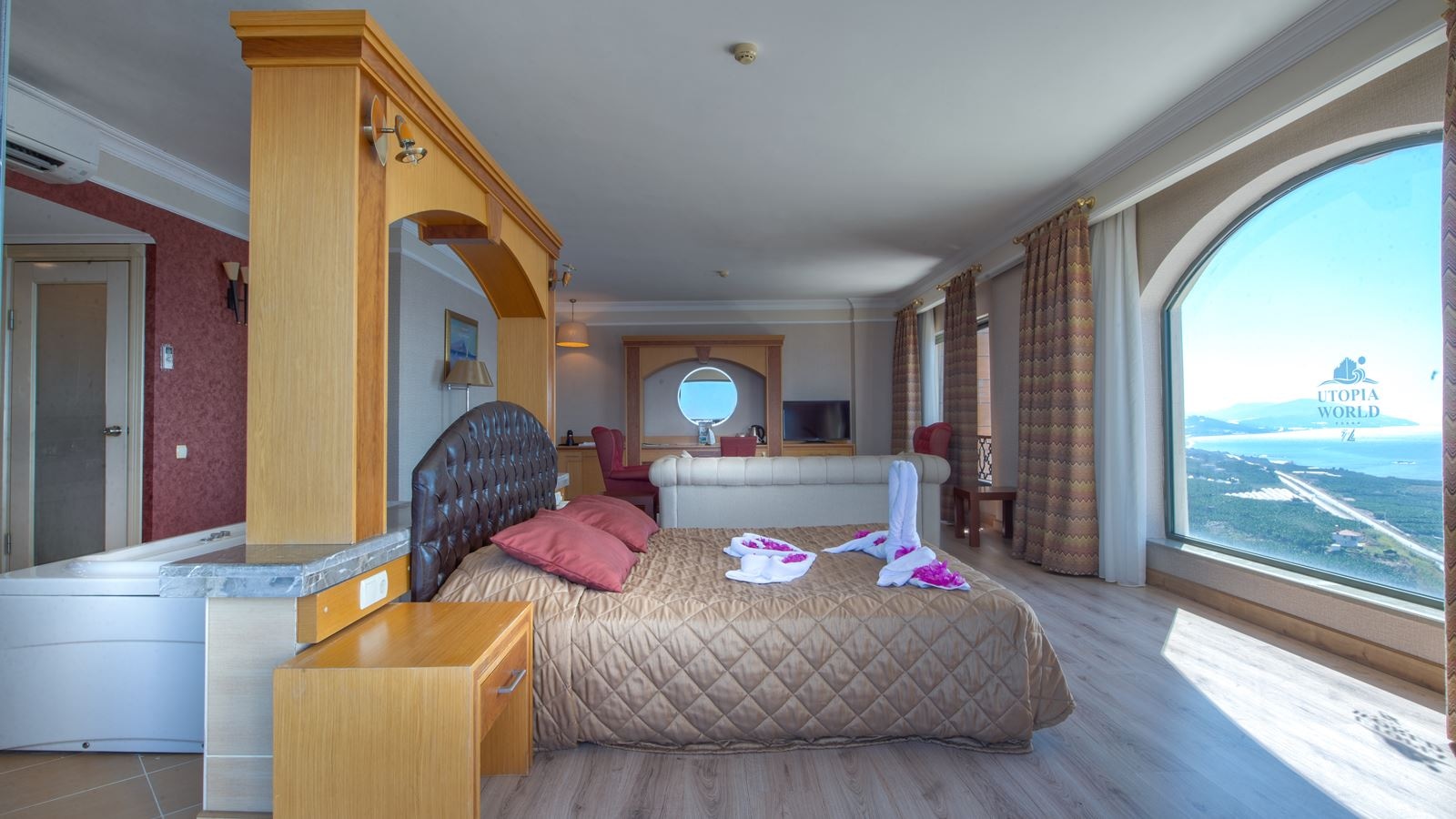 rooms-corner-suite-room