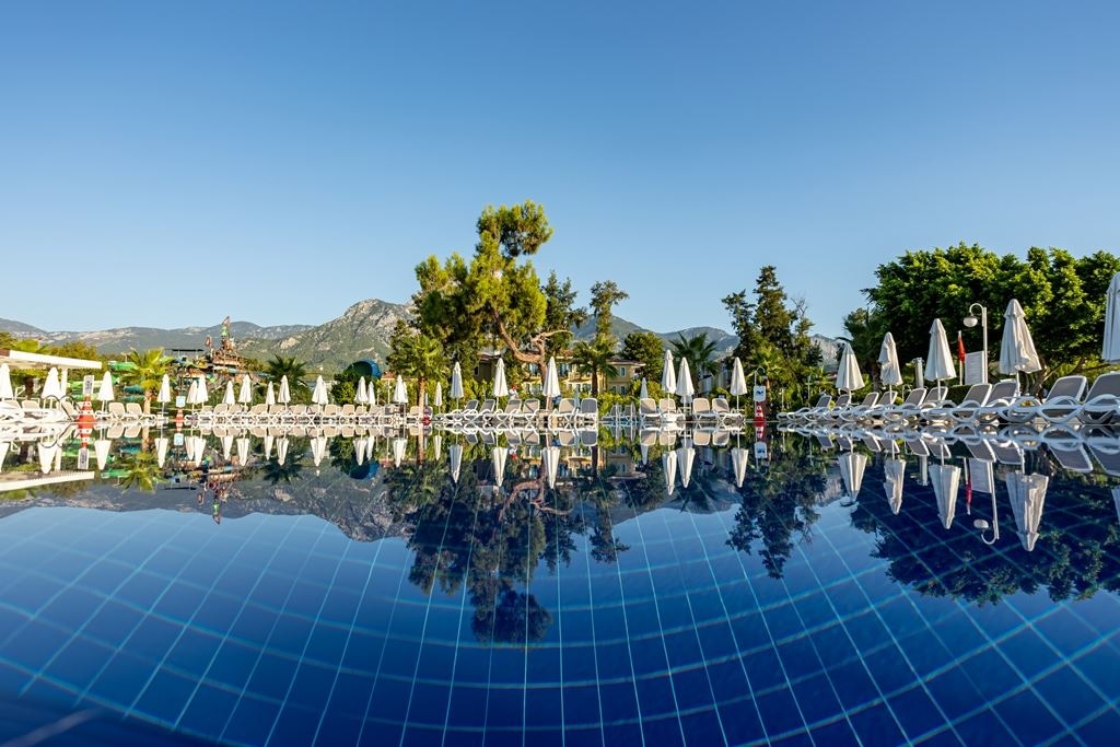 pools-outdoor-pool