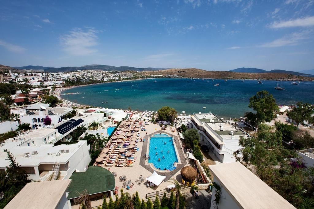 pools-outdoor-pool