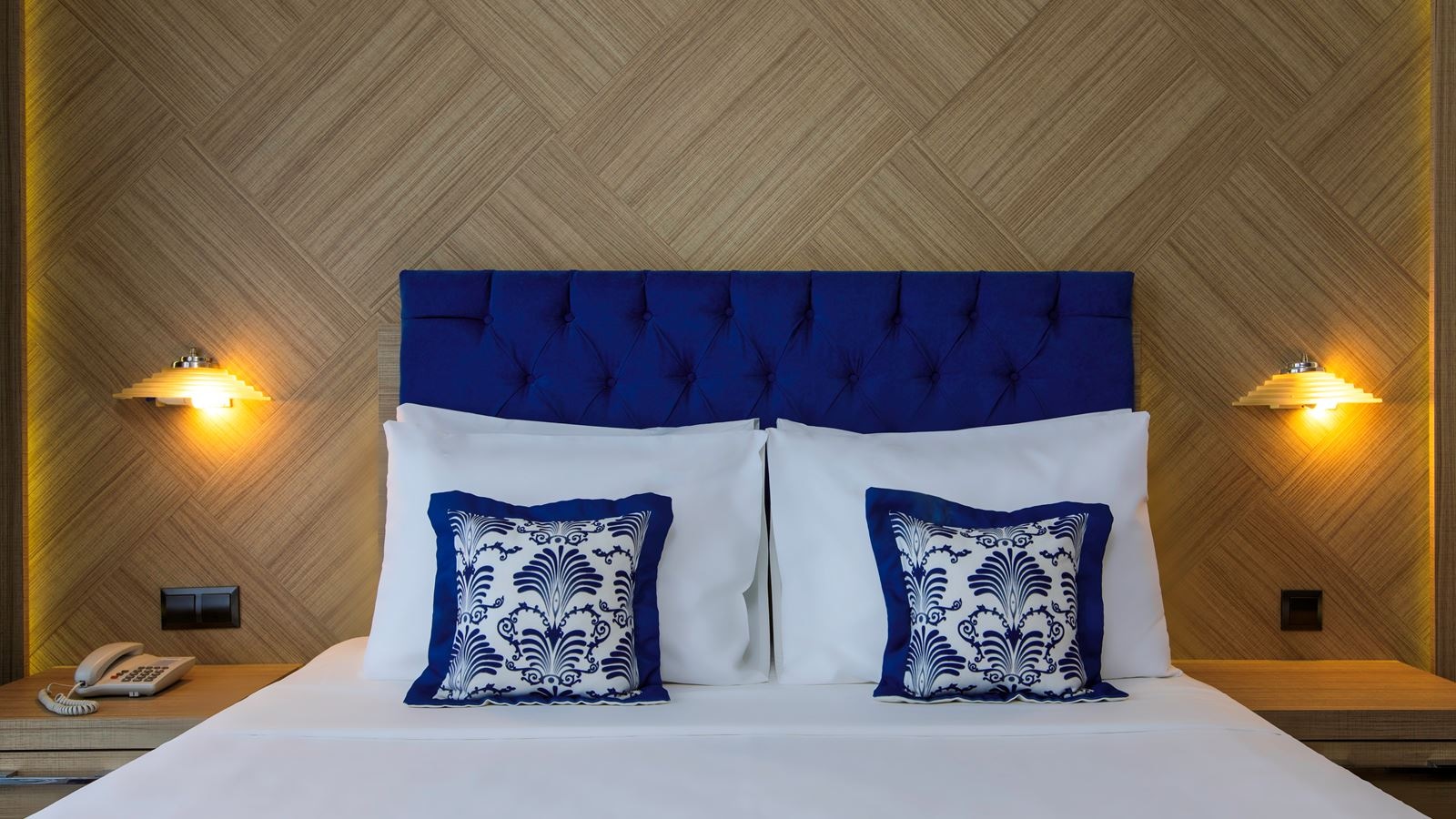 rooms-mainbuilding-superior-room-seaview