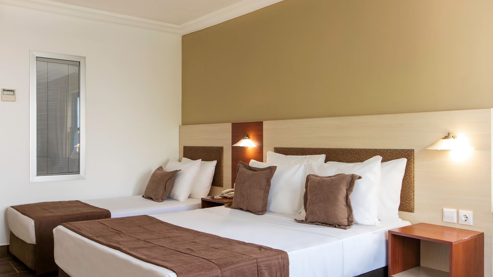 rooms-standard-room-bungalow-garden-view