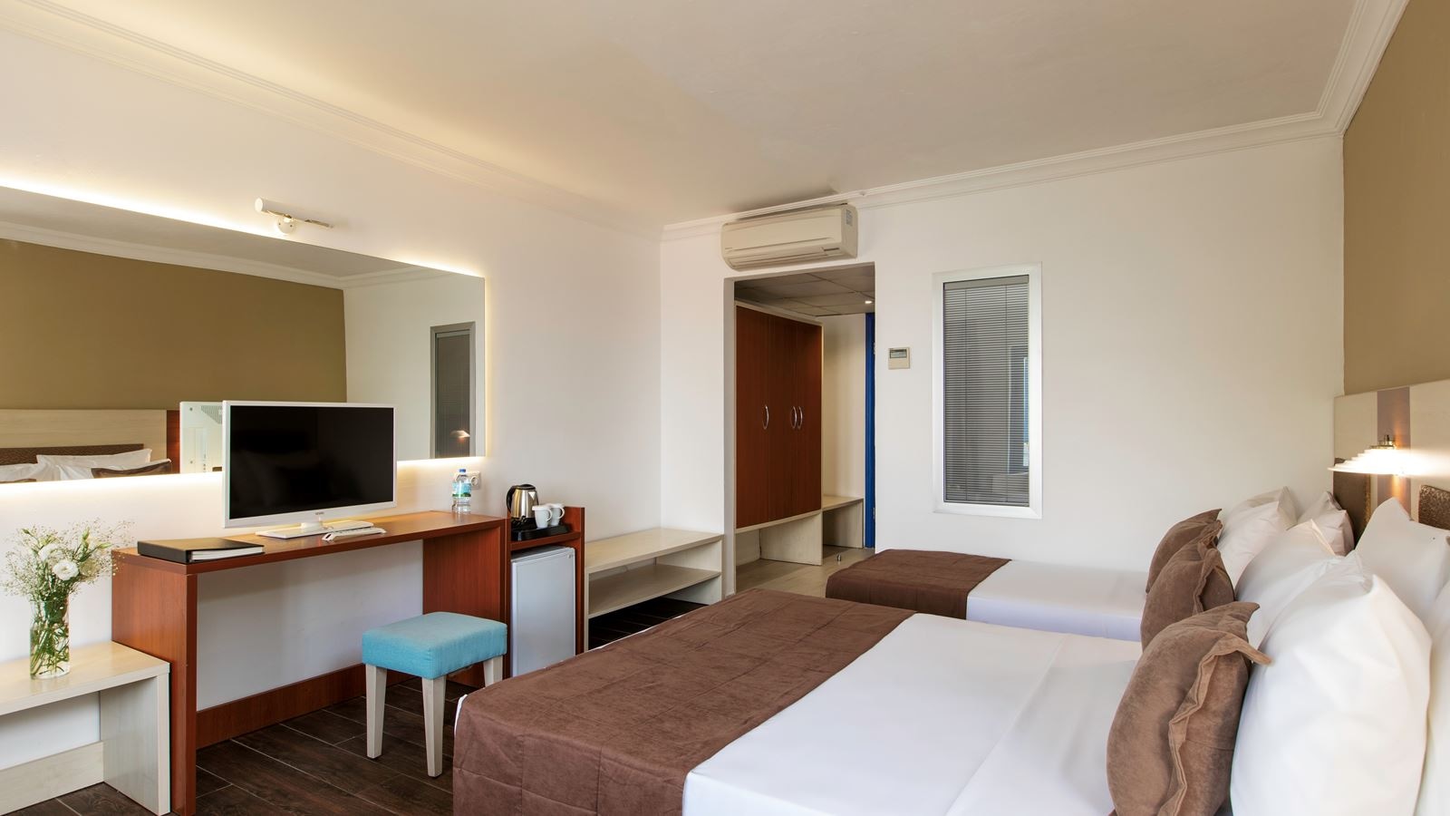 rooms-standard-room-bungalow-garden-view