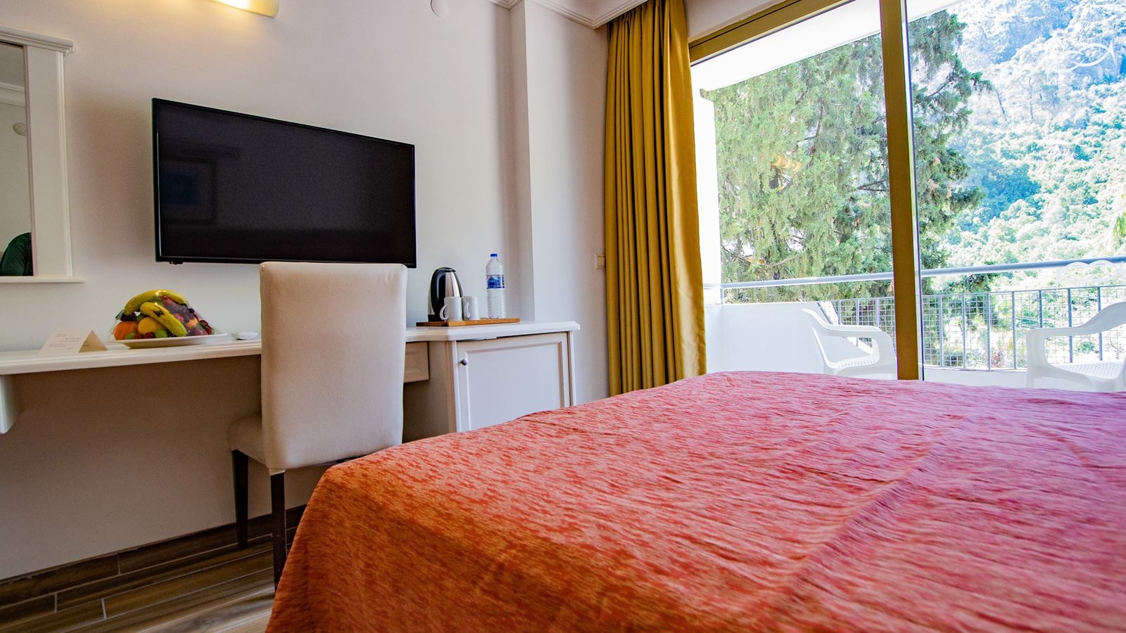 rooms-standard-land-view