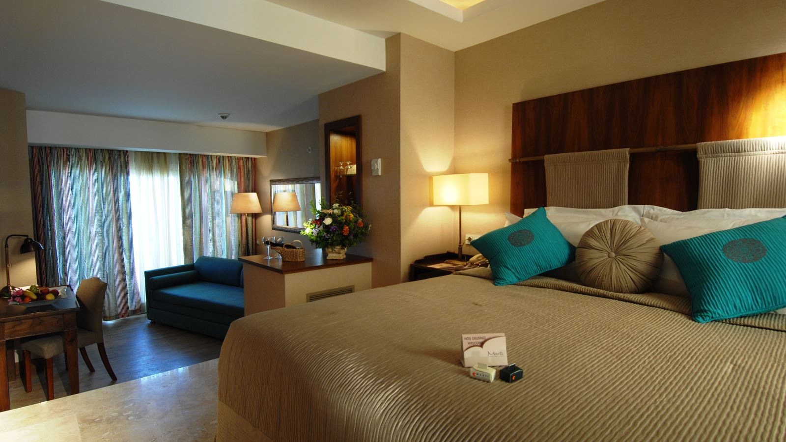 rooms-deluxe-room-land-view-with-balcony