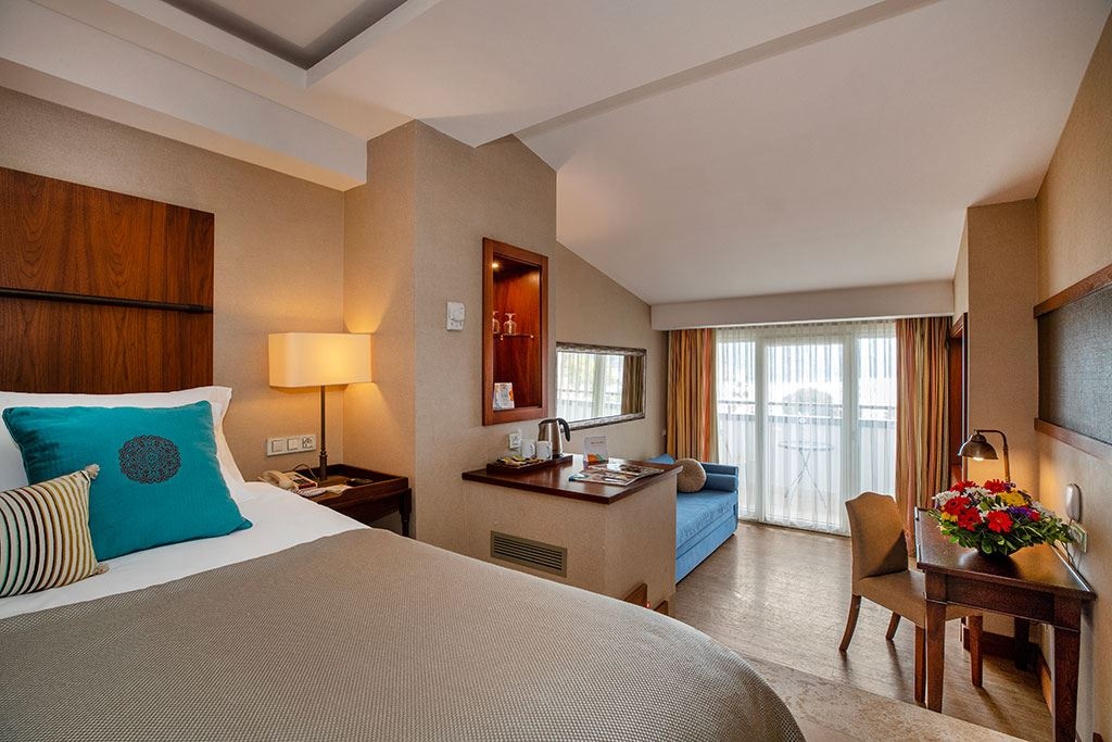 rooms-premium-deluxe-room
