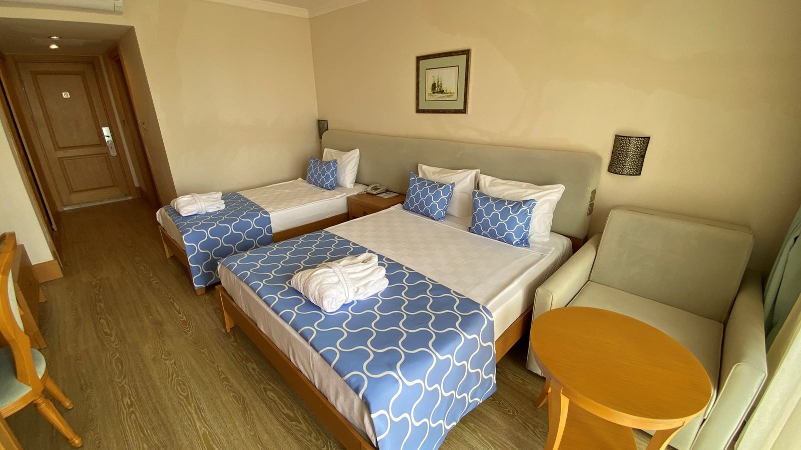 rooms-economy-room