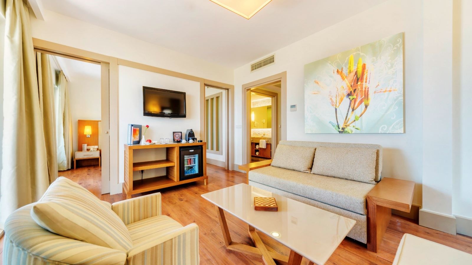 rooms-suite-classic-jacuzzi-sea-view-suis1