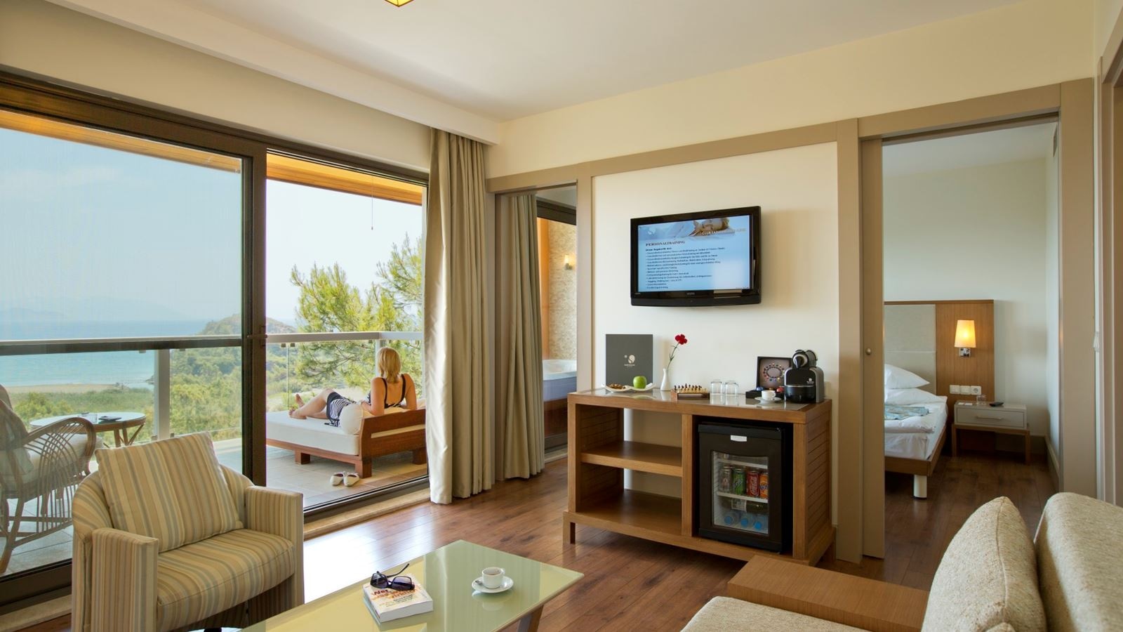 rooms-suite-classic-jacuzzi-sea-view-suis1