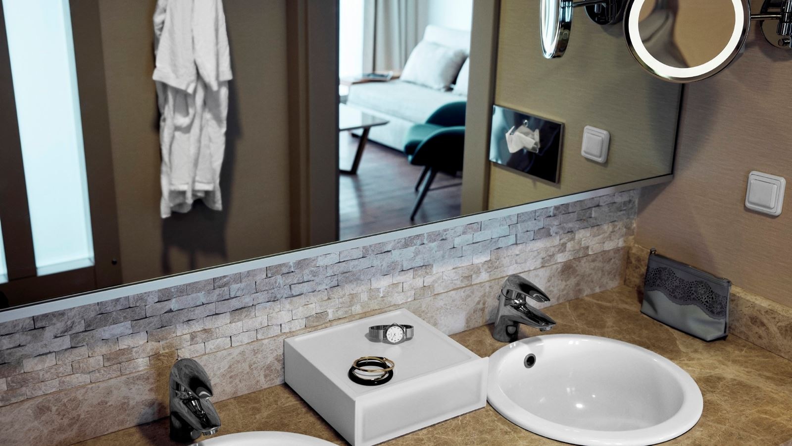 rooms-suite-classic-jacuzzi-sea-view-suis1