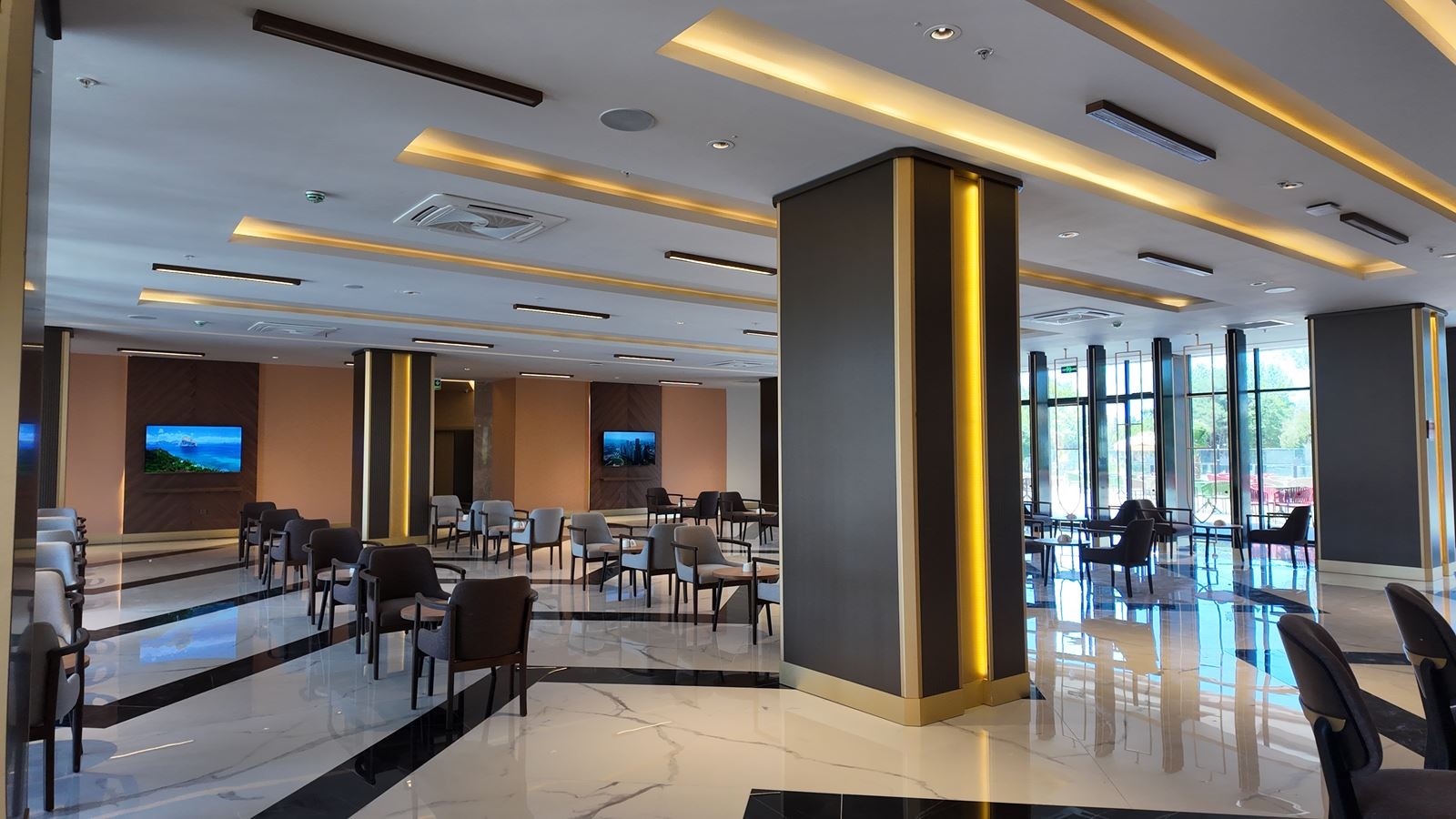 bars-doris-lobiy-bar