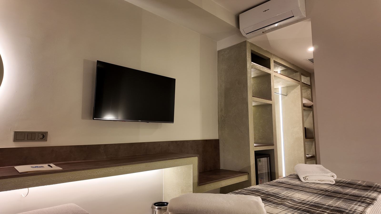 rooms-standard-room-side-sea-view