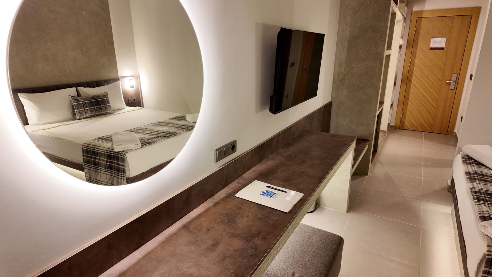 rooms-double-room-land-view