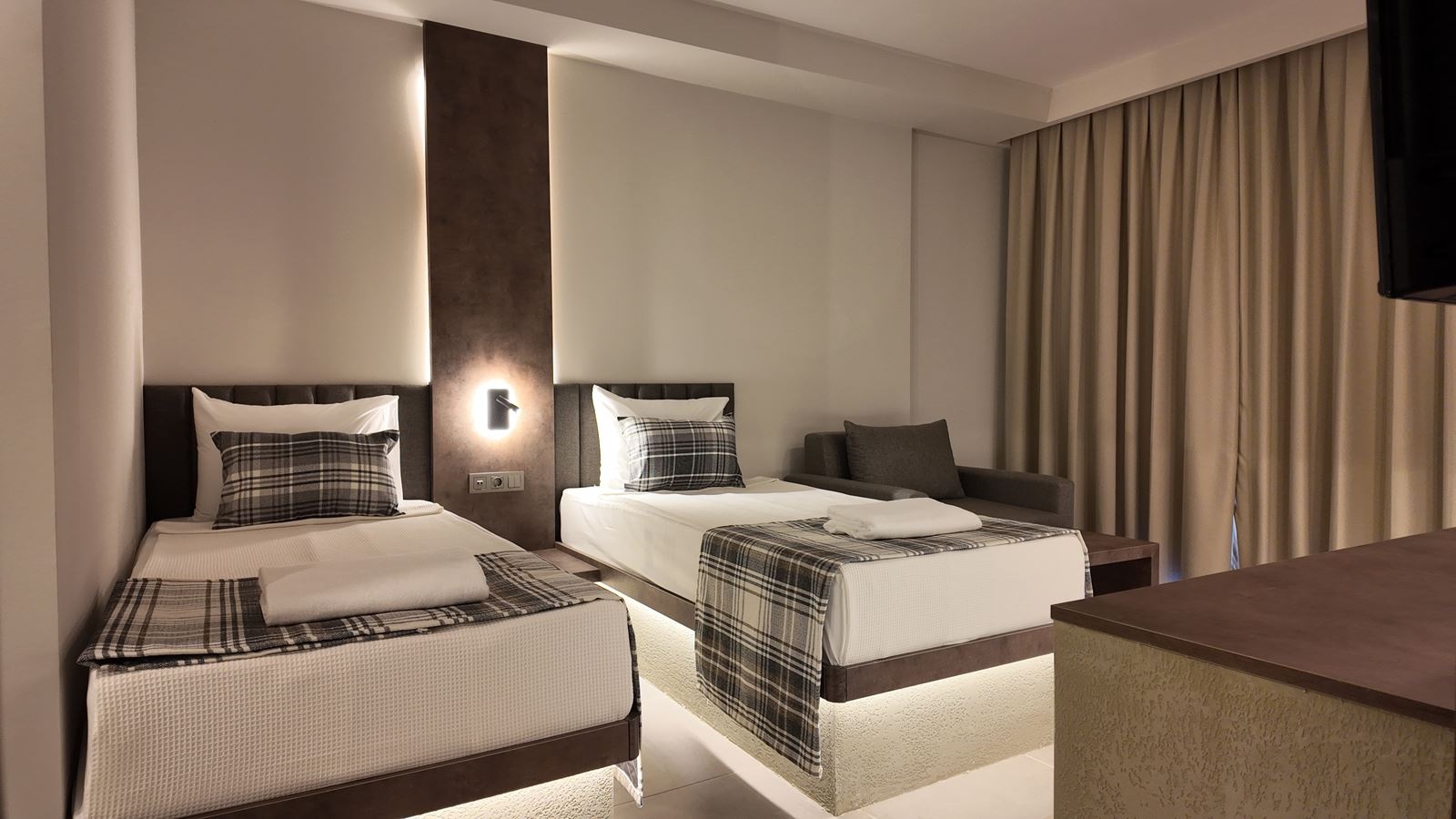 rooms-double-room-side-sea-view