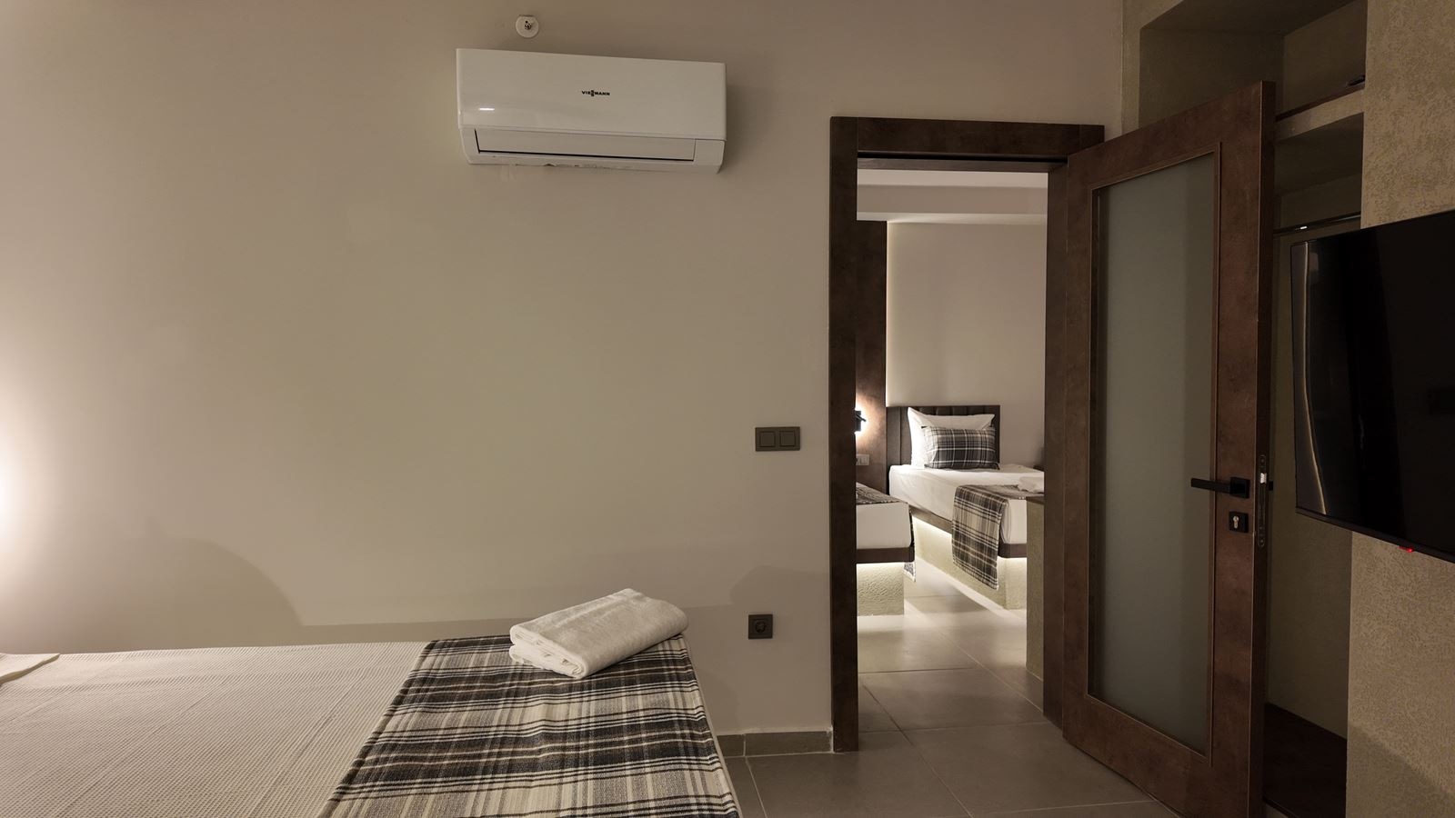 rooms-double-room-side-sea-view