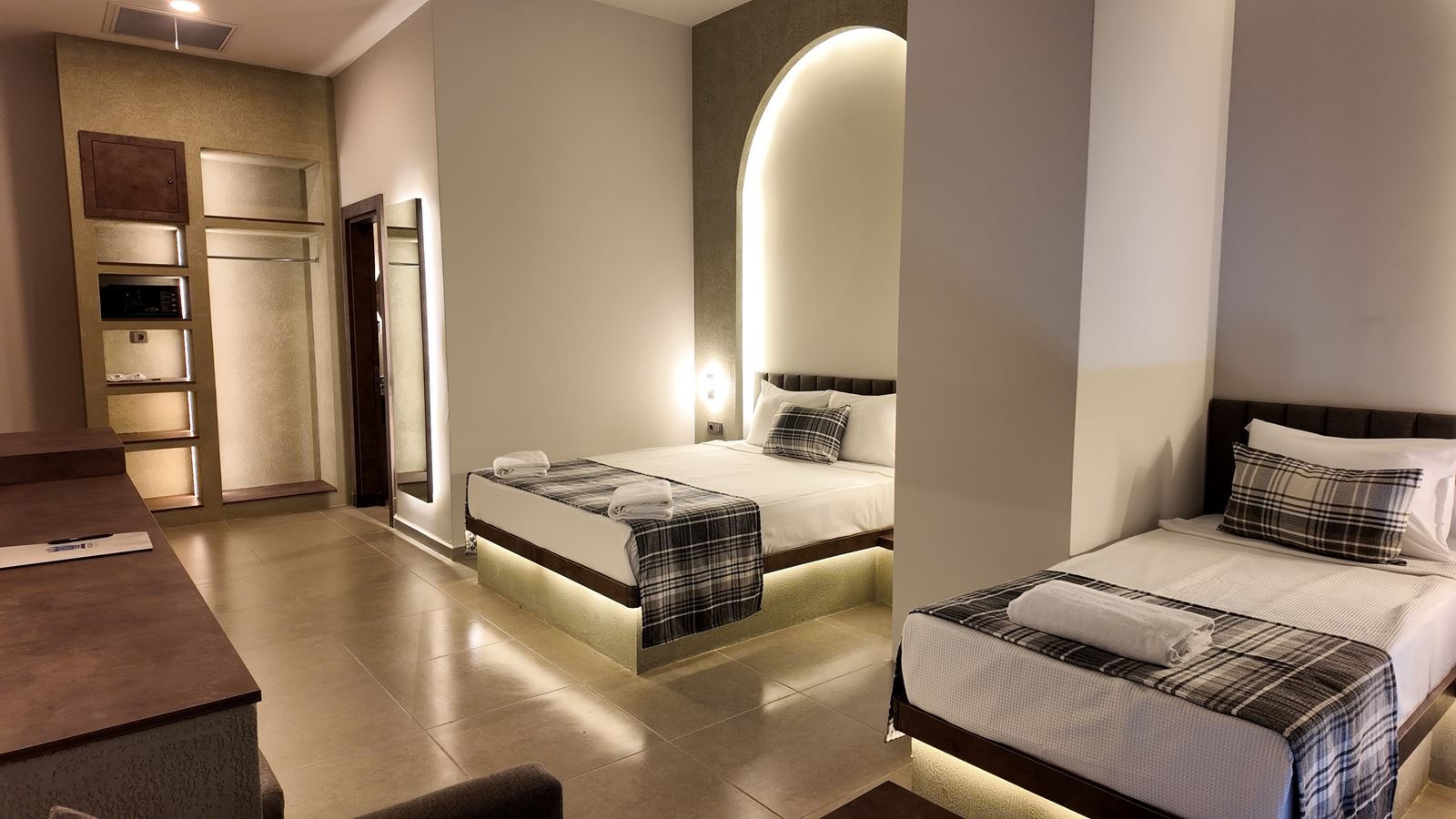 rooms-jacuzzi-room