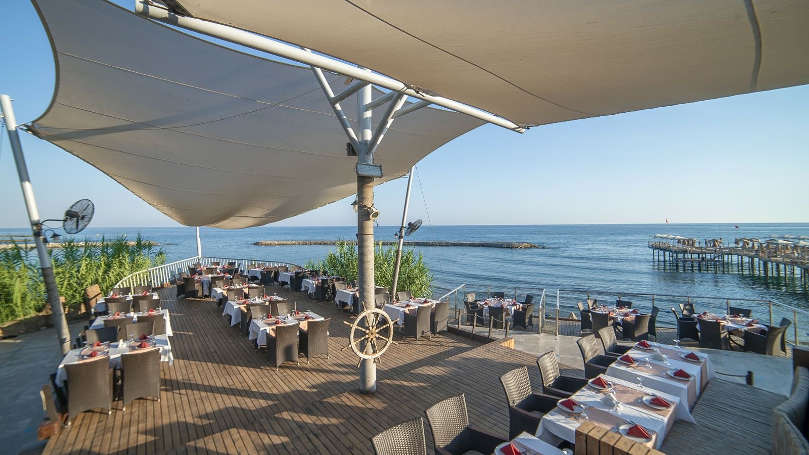 restaurants-delphin-restaurant