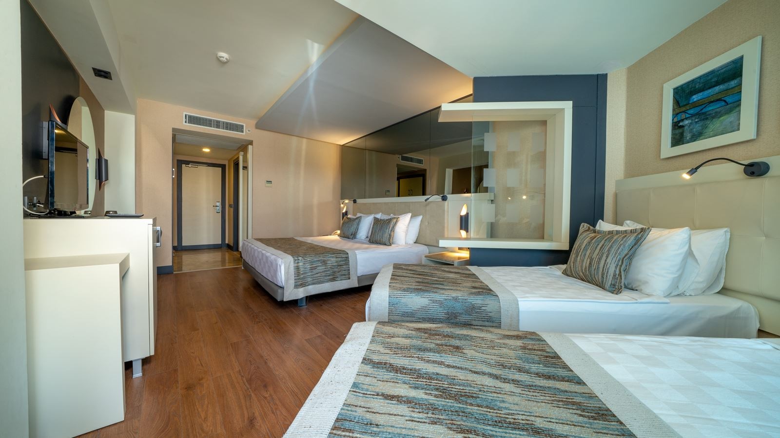 rooms-superior-room-land-view