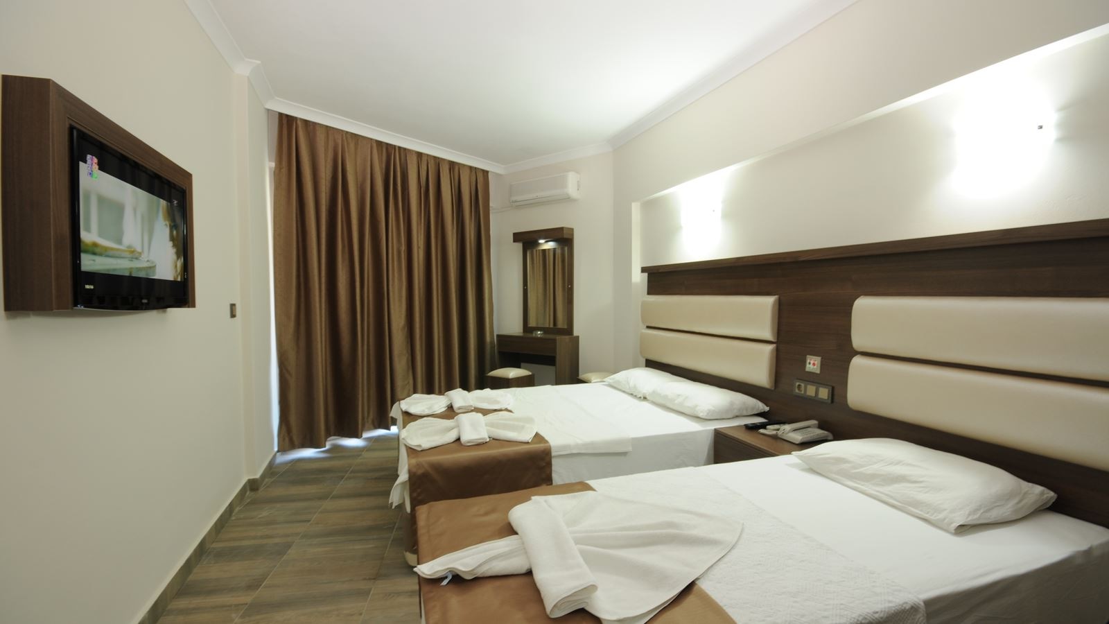 rooms-standard-room-with-balcony