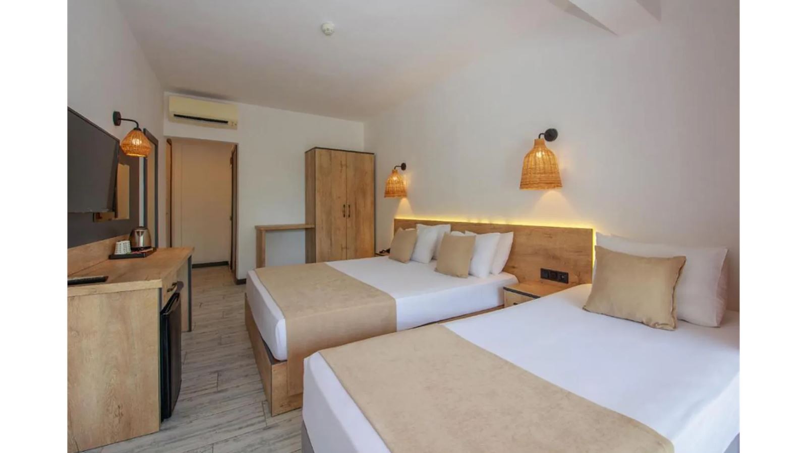 rooms-standard-room-land-view