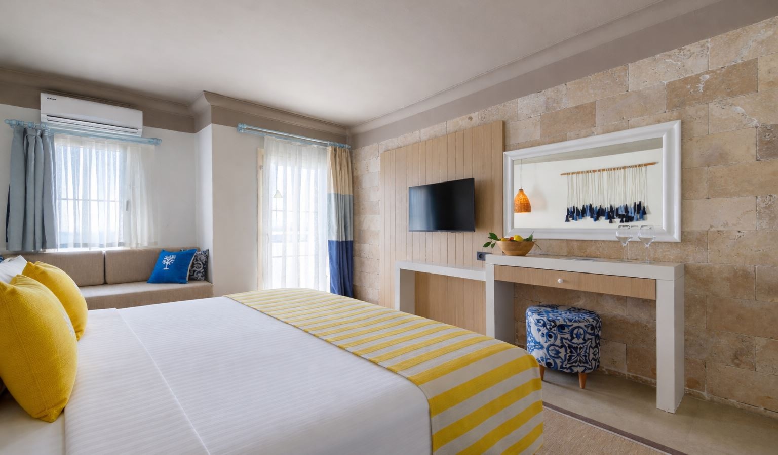 rooms-ege-family-room--sea--island-view