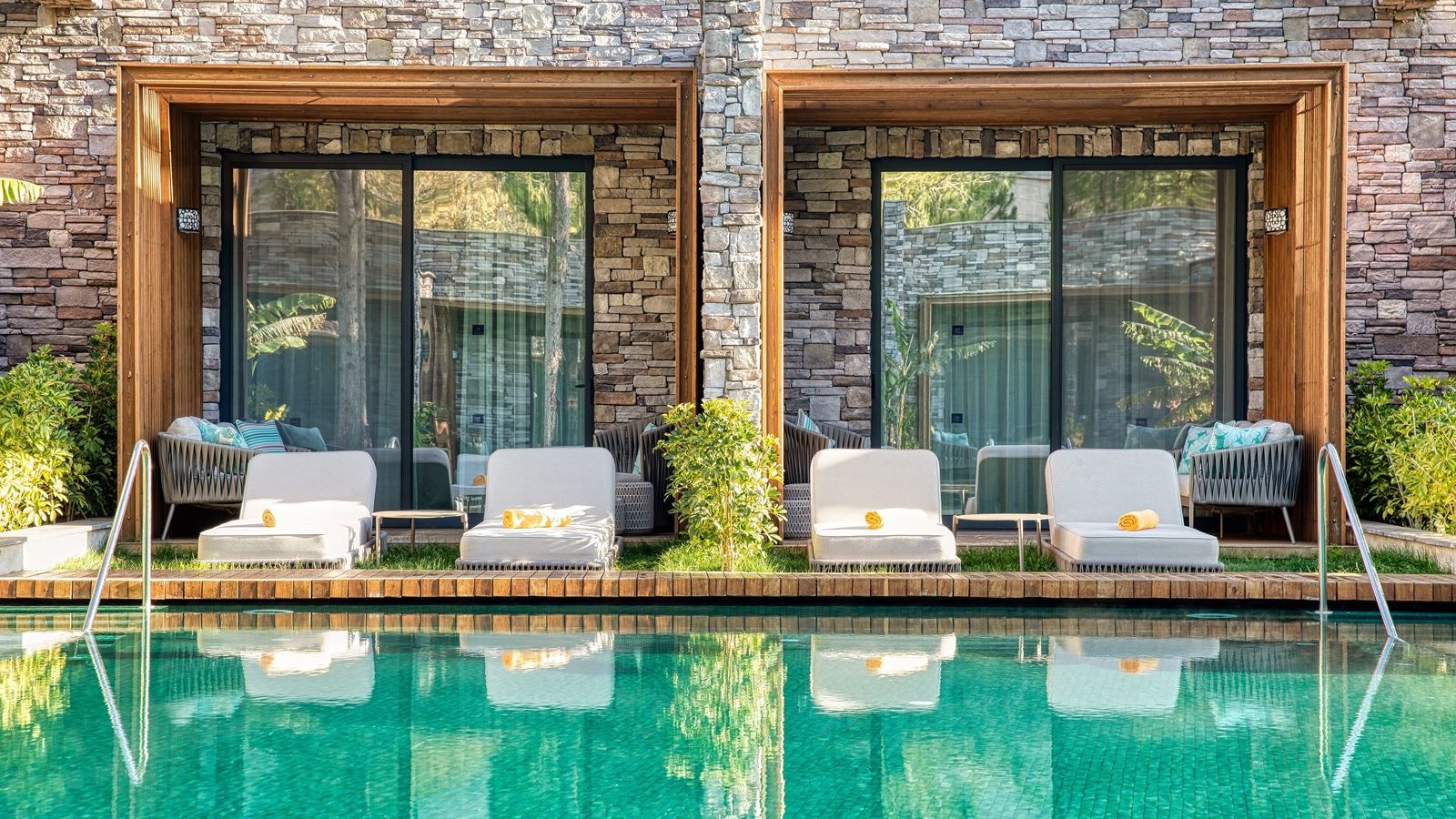 rooms-luxury-lagoon-suite