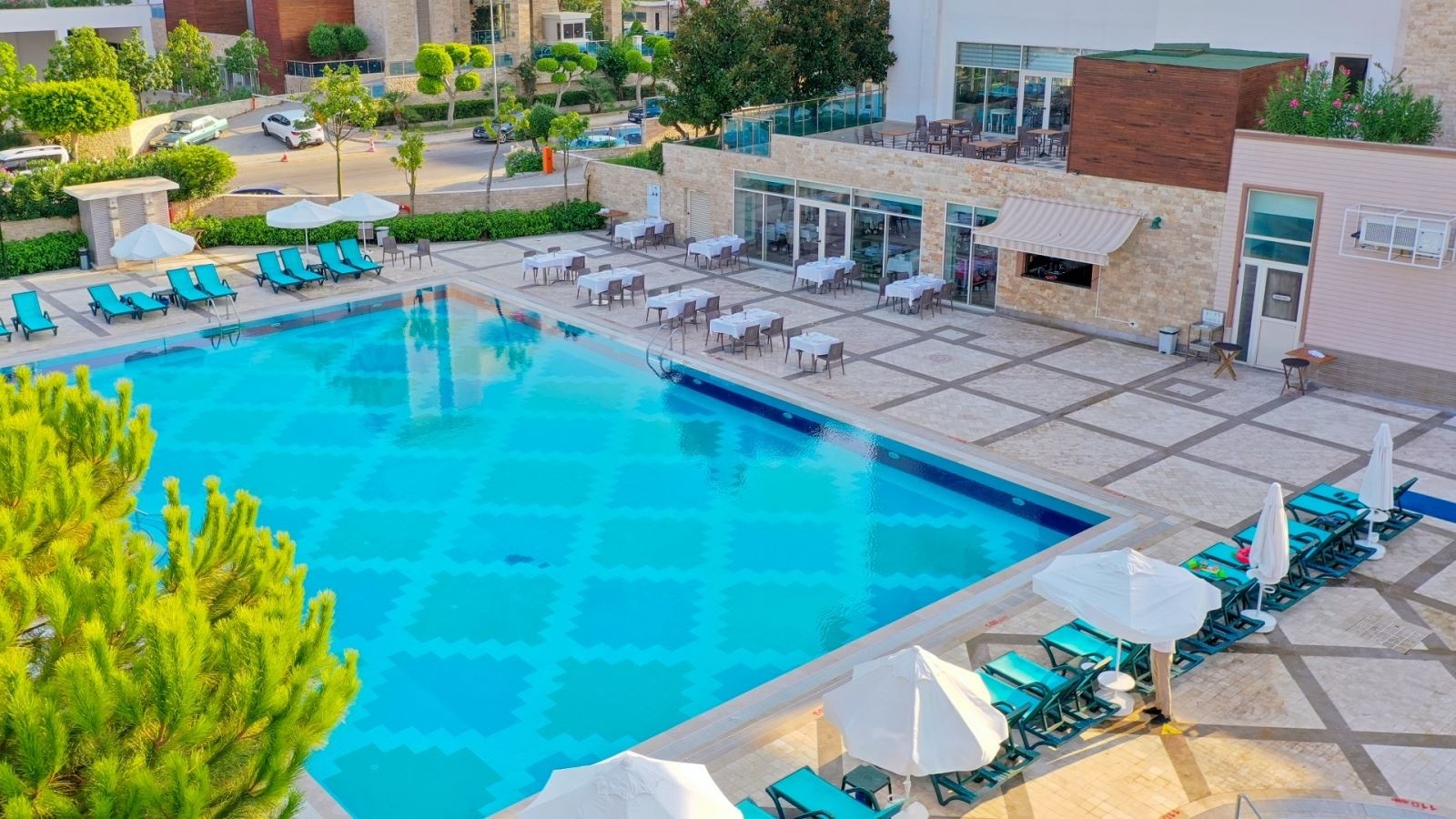 pools-outdoor-pool