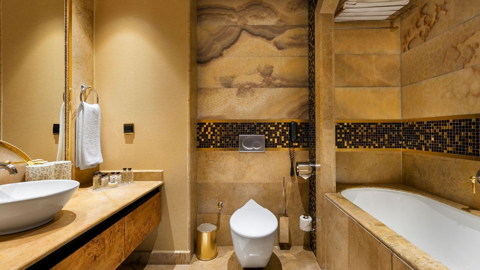rooms-classic-room