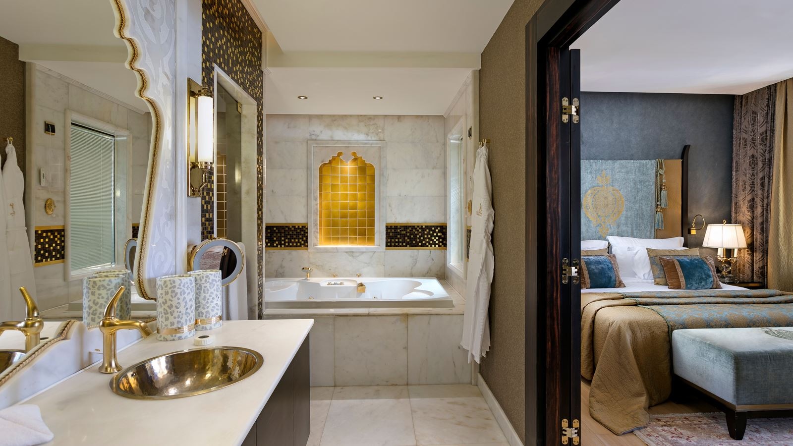 rooms-deluxe-room-with-jacuzzi