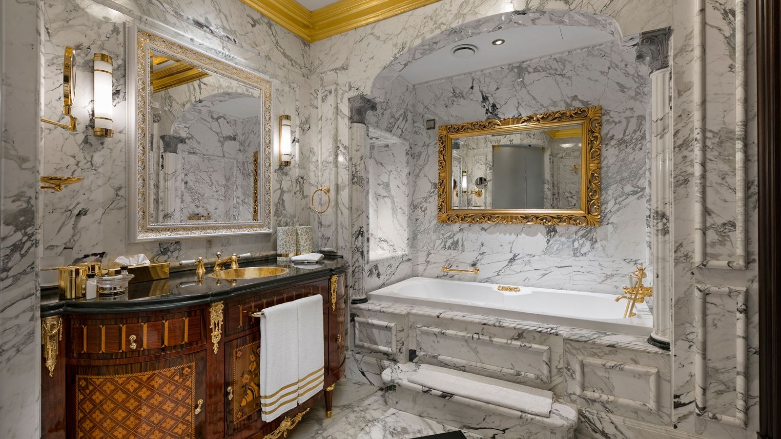 rooms-king-suite