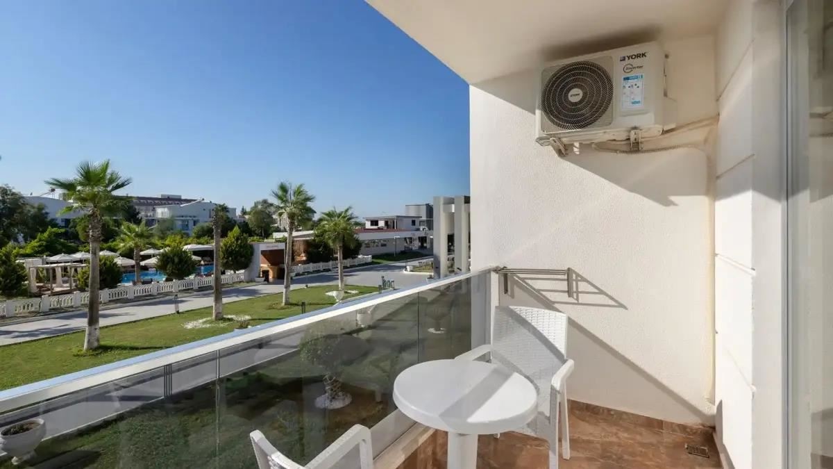rooms-standard-room-with-balcony
