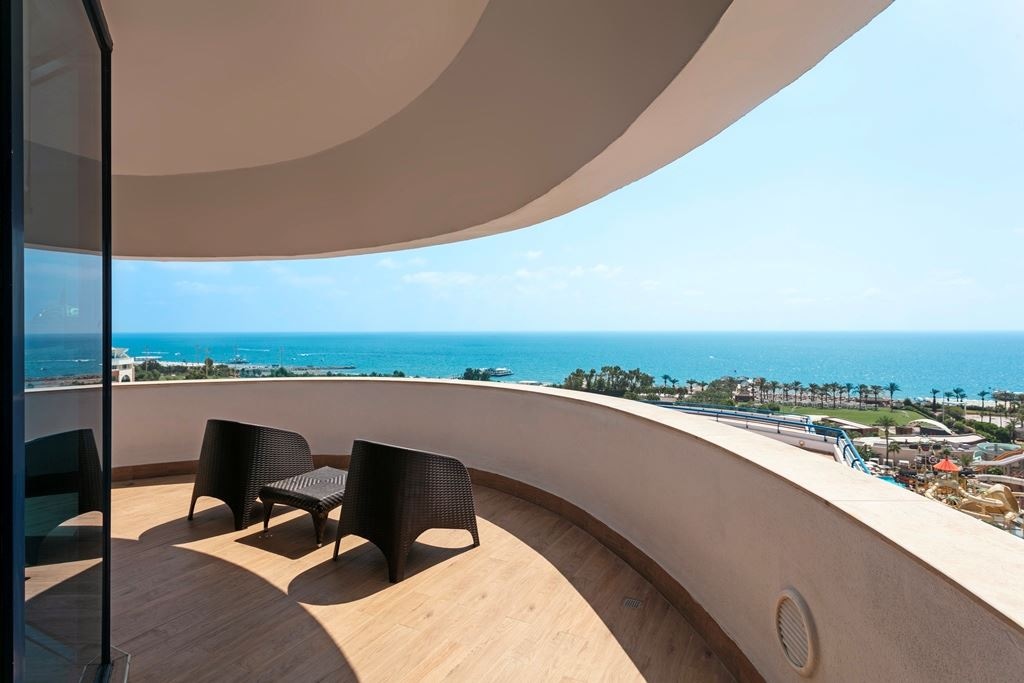 rooms-admiral-suite-main-building-sea-view