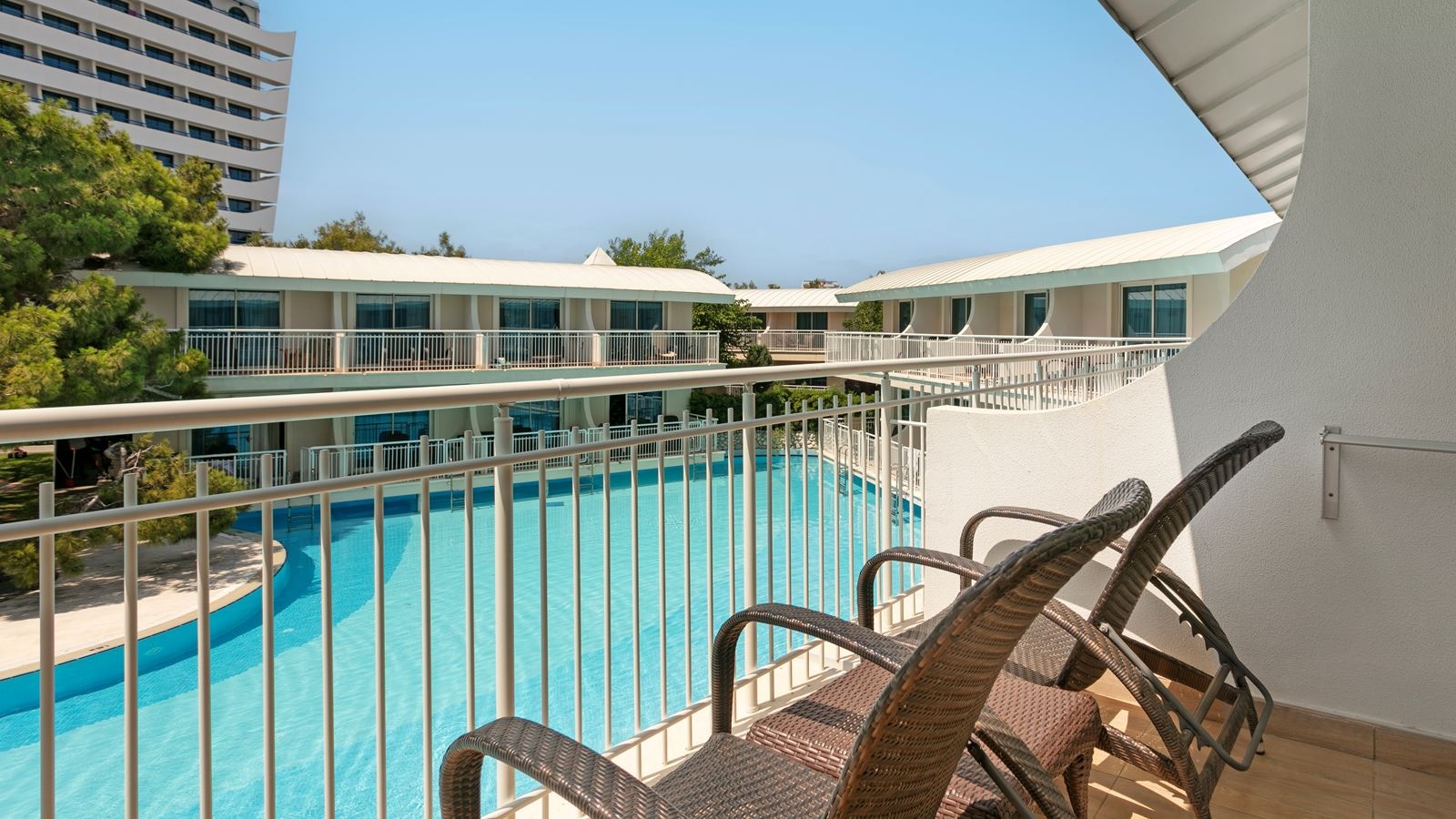 rooms-anex-standart-pool-room