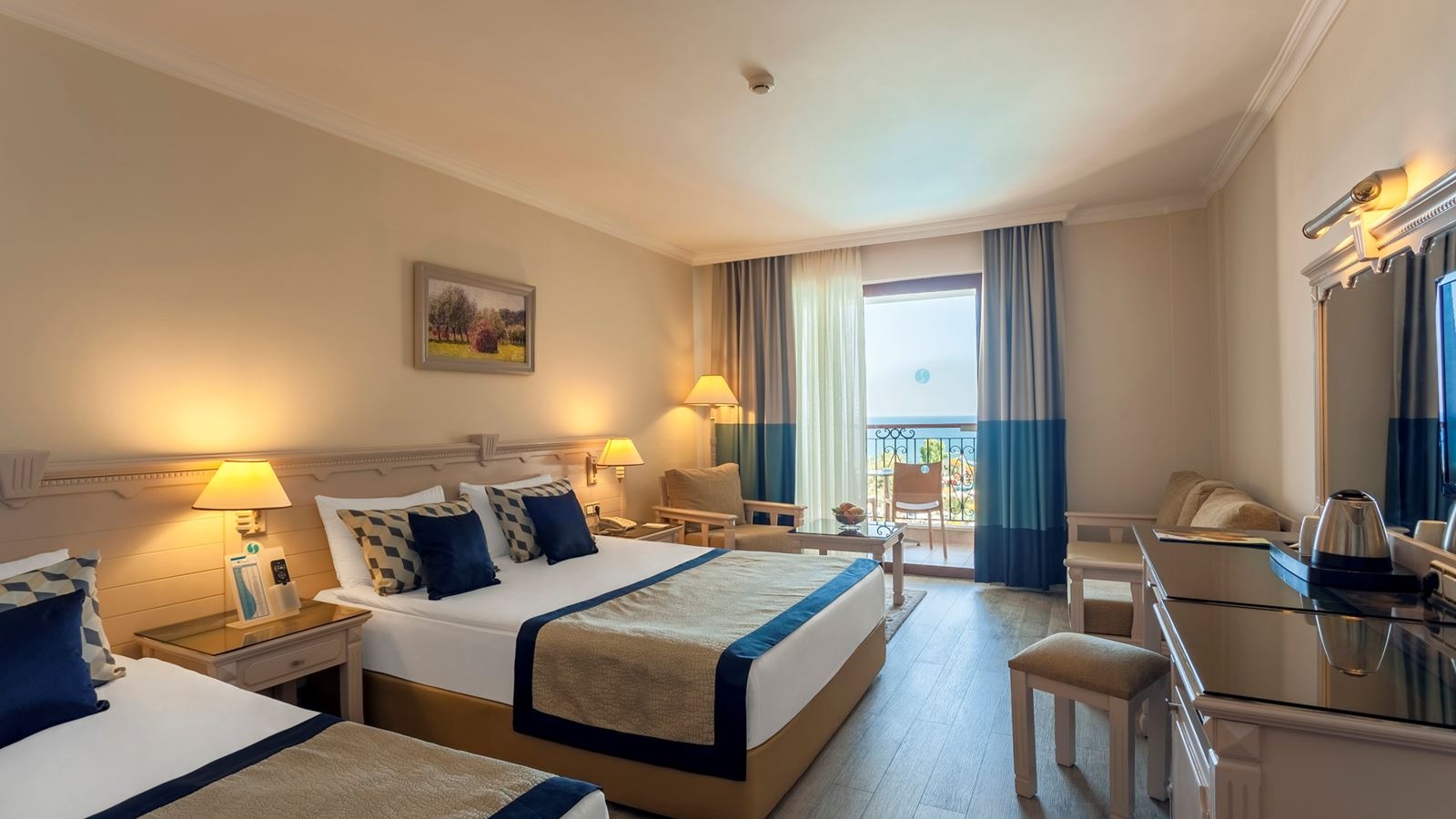 rooms-hotel-standard-room-land-view