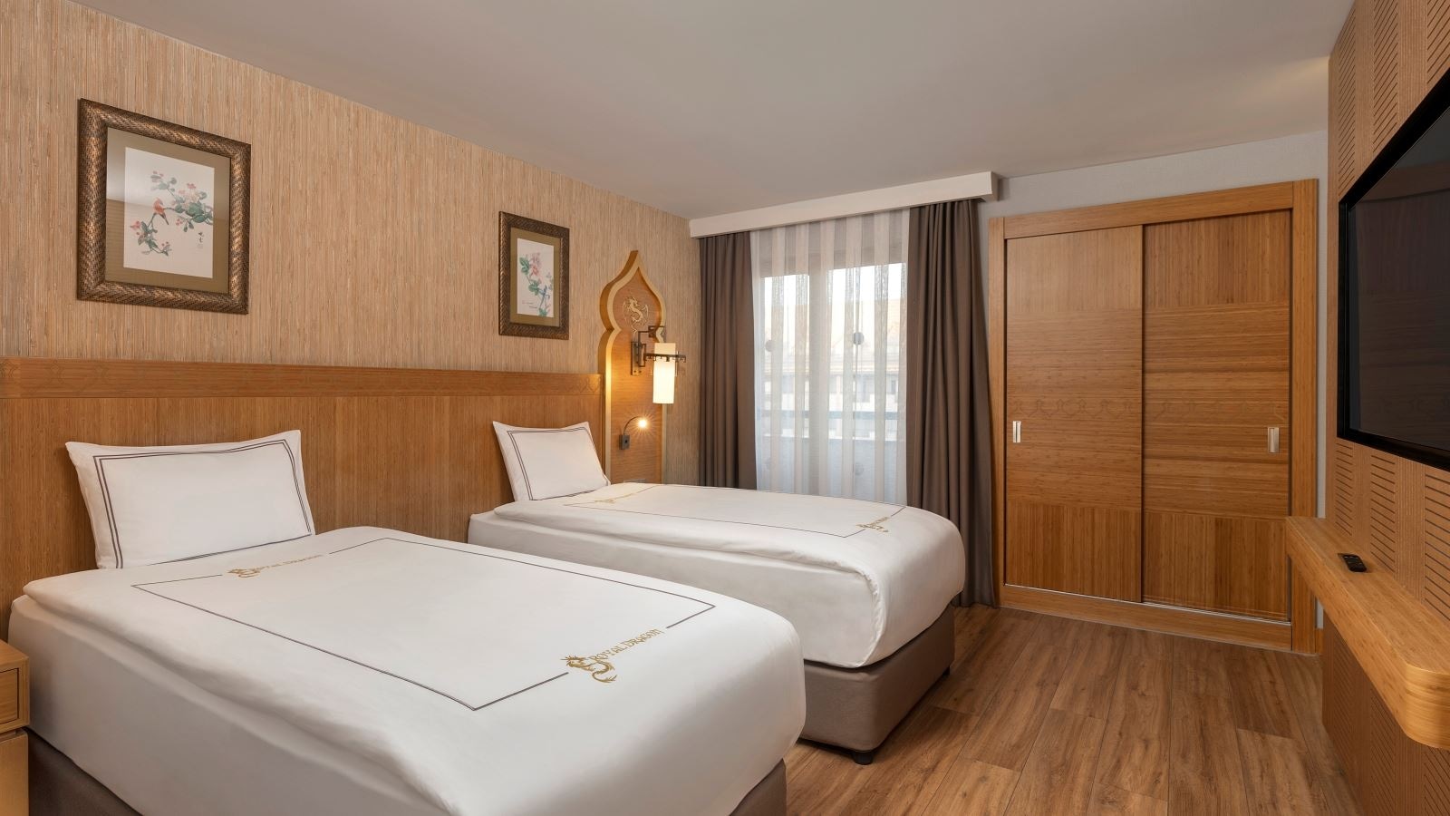 rooms-family-room