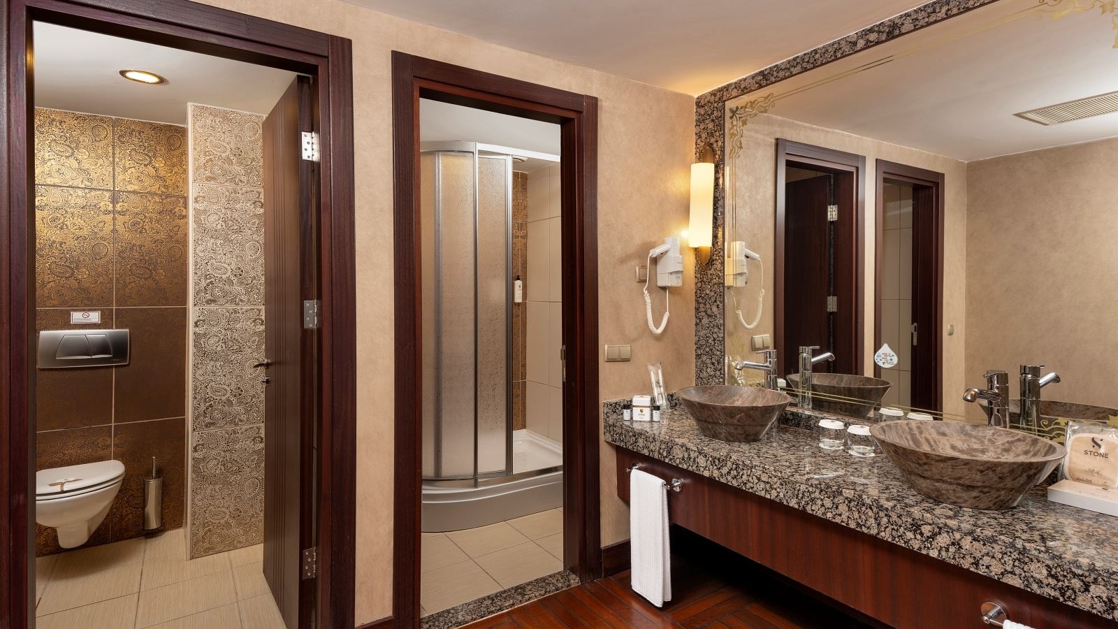 rooms-king-suite