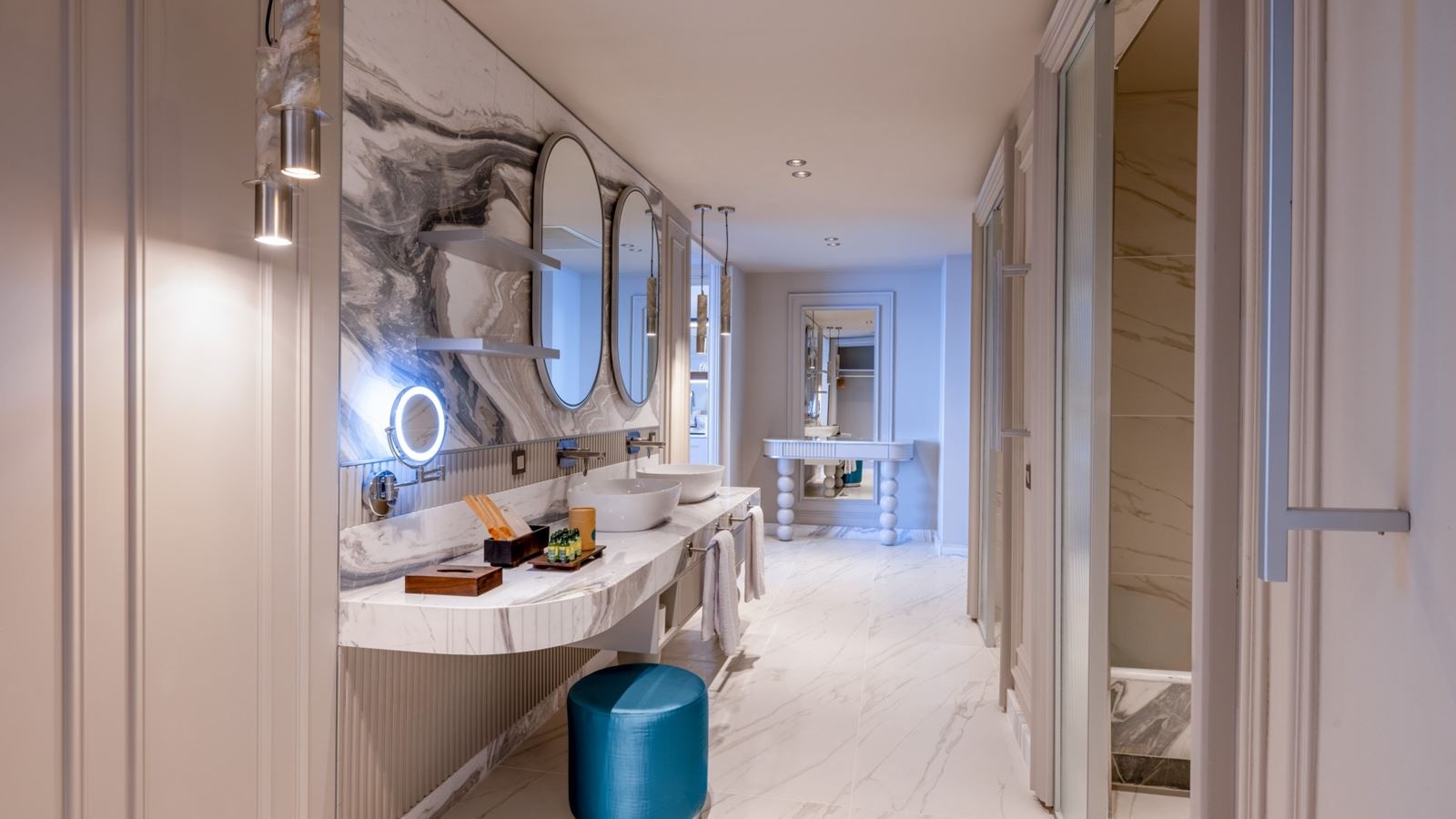 rooms-luna-suite-sea-view-venezia-building-6th-floor