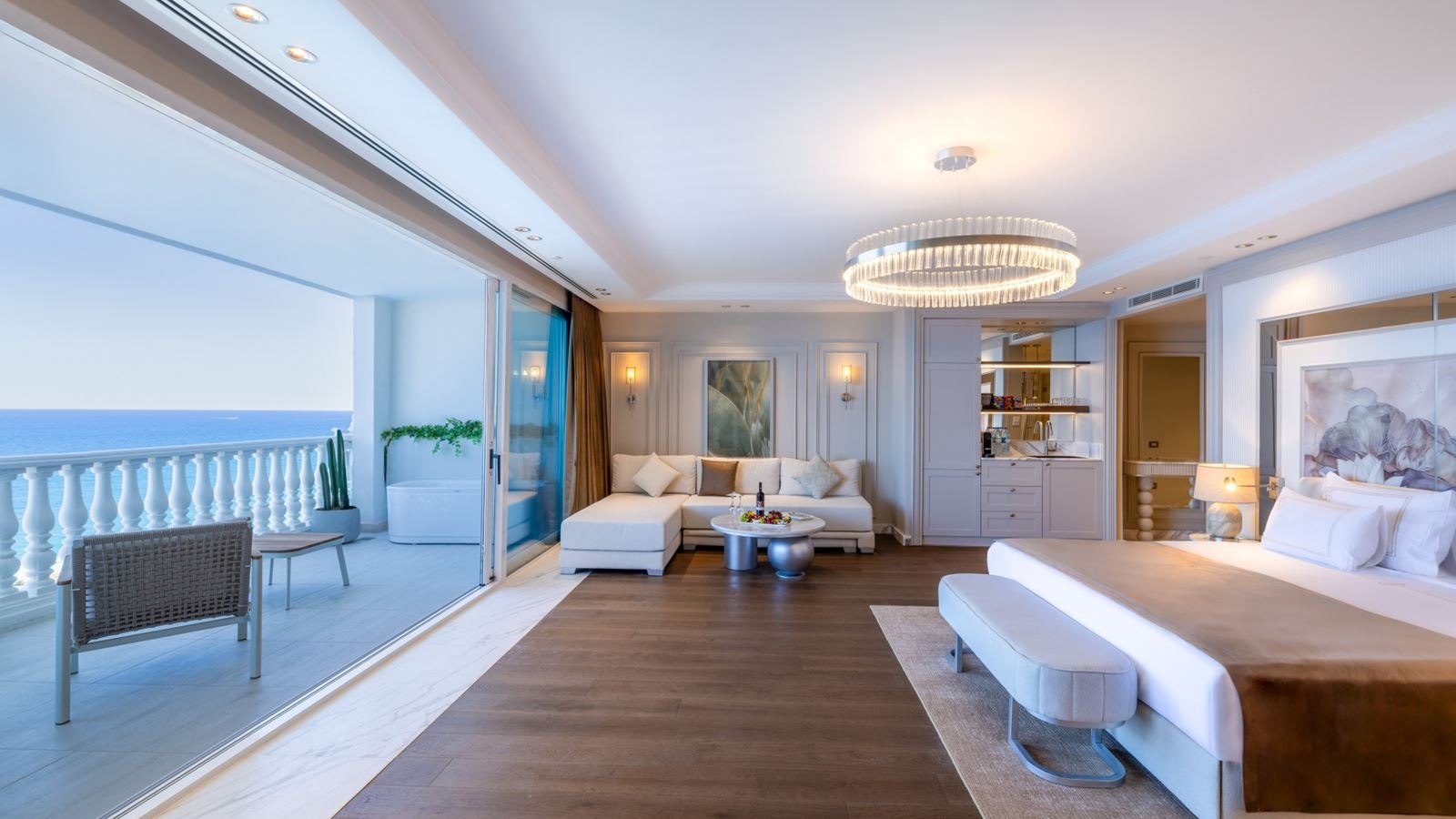 rooms-luna-suite-sea-view-venezia-building-6th-floor