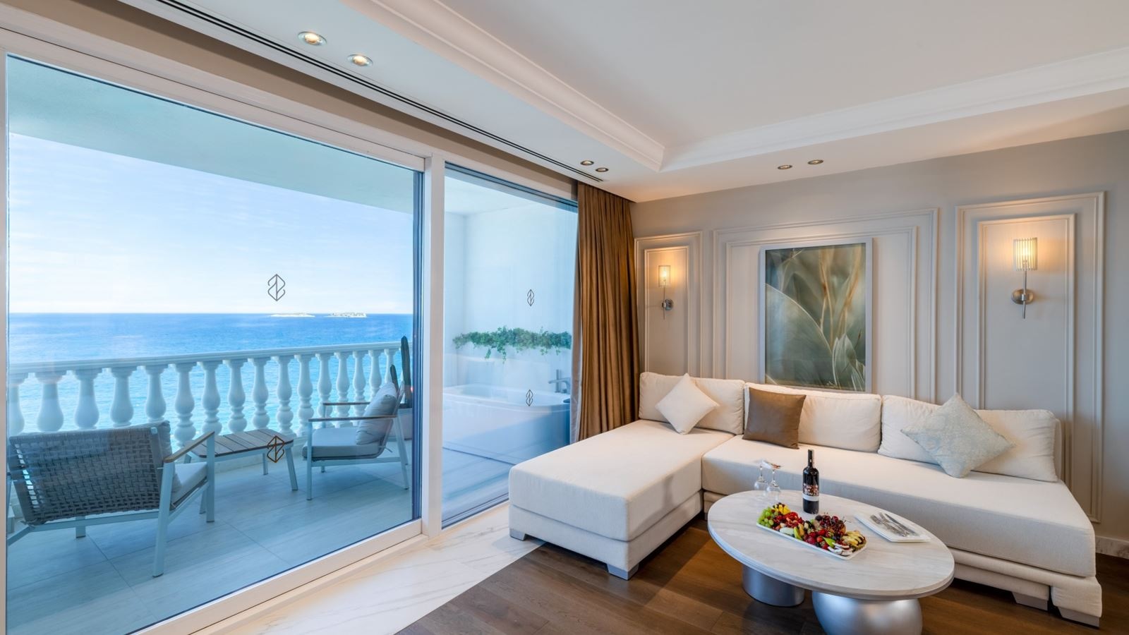 rooms-luna-suite-sea-view-venezia-building-6th-floor