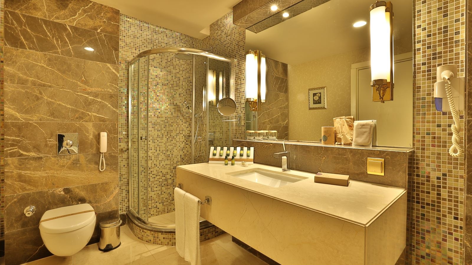 rooms-deluxe-room-sea-view--venezia-building-