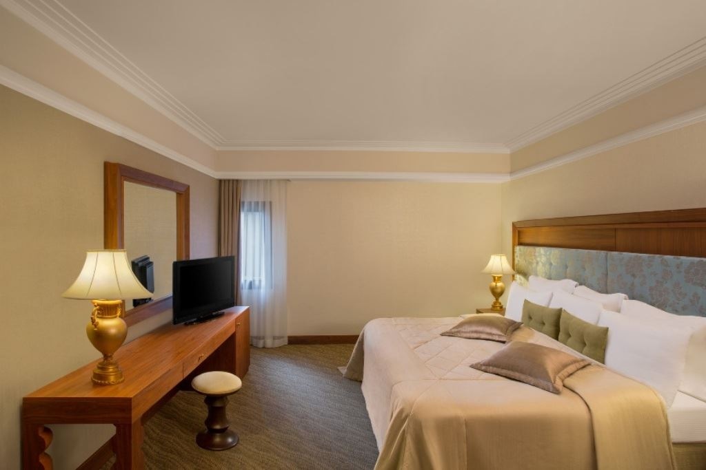 rooms-executive-floor-suite