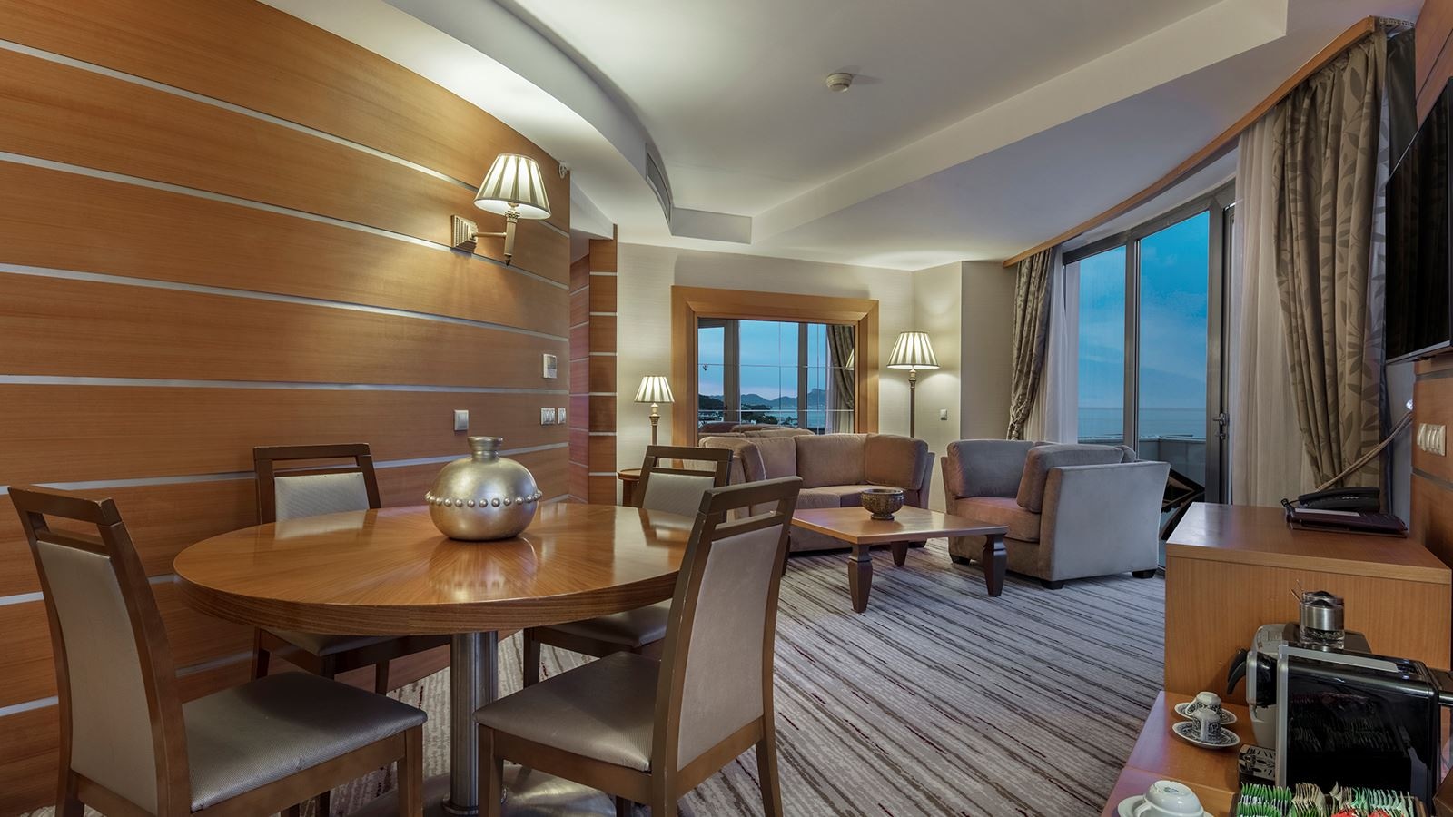 rooms-grand-king-suite