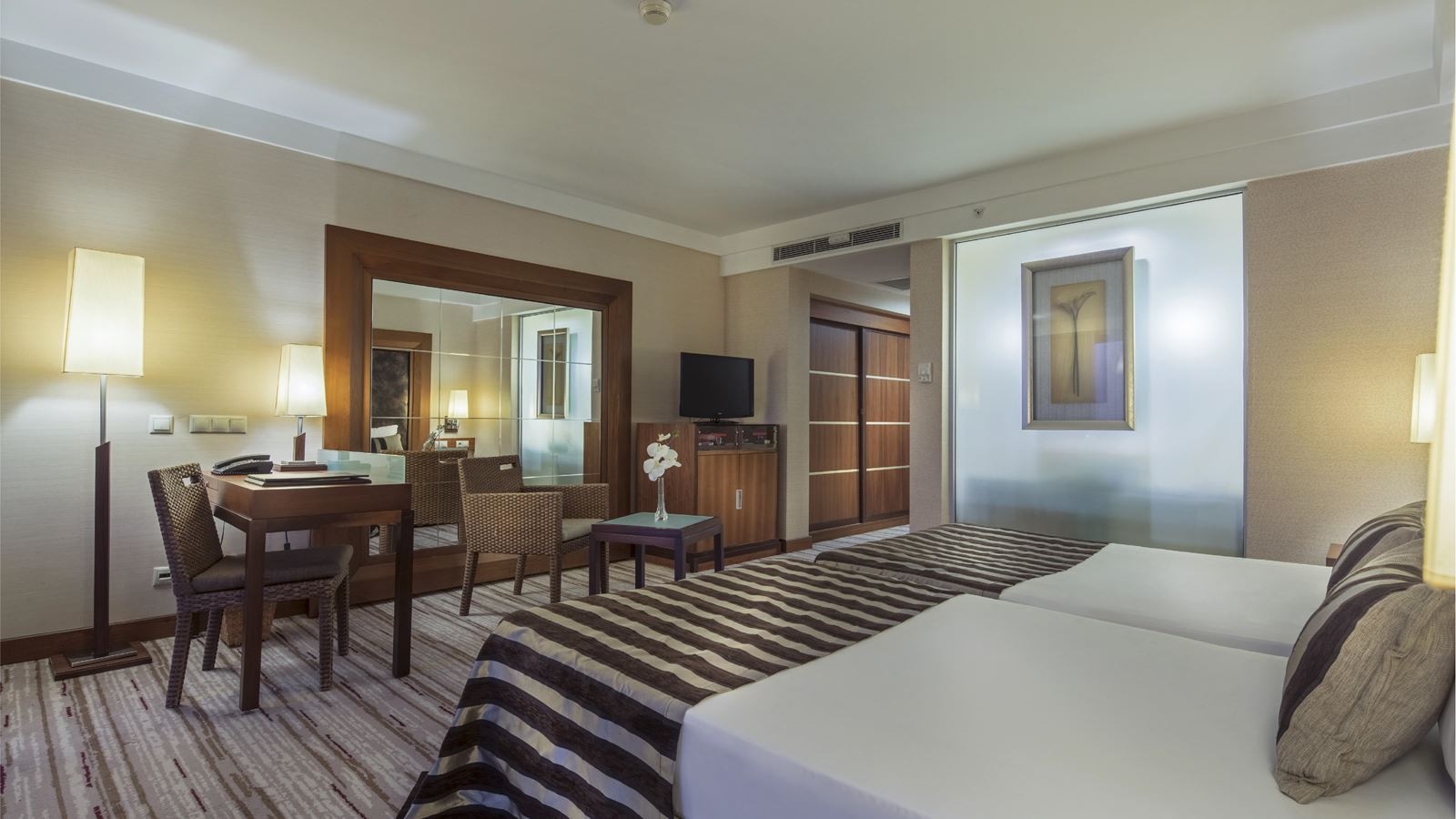 rooms-standard-room-land-view