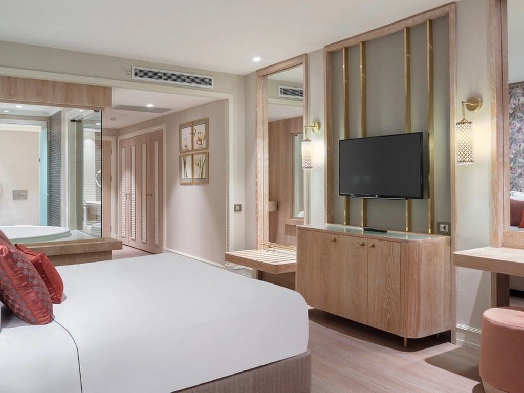 rooms-superior-sea-view-with-jacuzzi