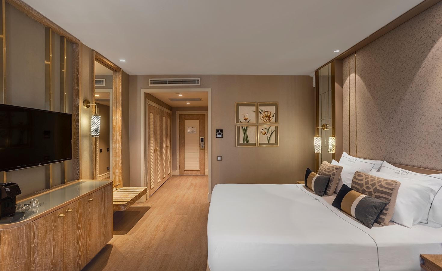 rooms-lake-house-pool-view