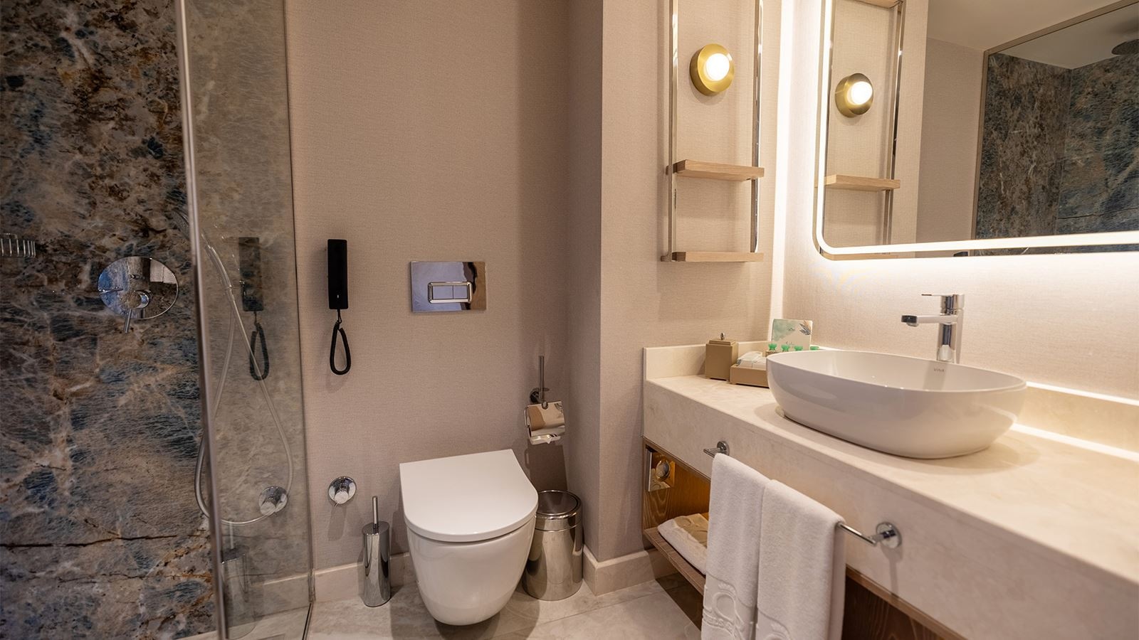 rooms-standard-room-garden-building